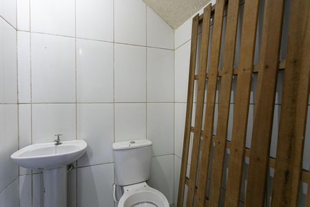 Casa à venda com 220m², 3 quartos e 6 vagasLavabo da Garagem 2