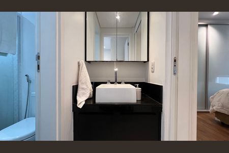 Apartamento para alugar com 84m², 2 quartos e 2 vagas Apartamento para alugar com 84m², 2 quartos e 2 vagasBanheiro da Suíte 1