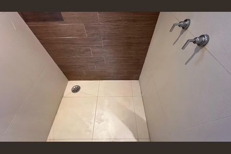 Apartamento para alugar com 84m², 2 quartos e 2 vagas Apartamento para alugar com 84m², 2 quartos e 2 vagasBanheiro da Suíte 2