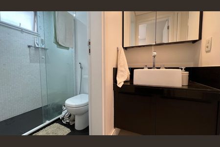 Apartamento para alugar com 84m², 2 quartos e 2 vagas Apartamento para alugar com 84m², 2 quartos e 2 vagasBanheiro da Suíte 1
