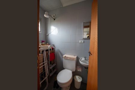 Casa de condomínio à venda com 177m², 4 quartos e 2 vagasBanheiro de serviço