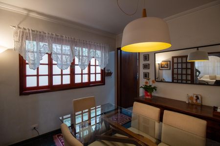 Casa de condomínio à venda com 177m², 4 quartos e 2 vagasSala de Jantar