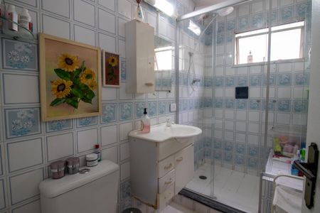 Casa de condomínio à venda com 177m², 4 quartos e 2 vagasBanheiro