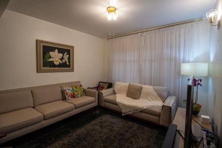 Casa de condomínio à venda com 177m², 4 quartos e 2 vagasSala