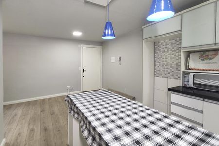 Apartamento à venda com 58m², 2 quartos e 1 vaga Apartamento à venda com 58m², 2 quartos e 1 vagaCozinha e Área de Serviço