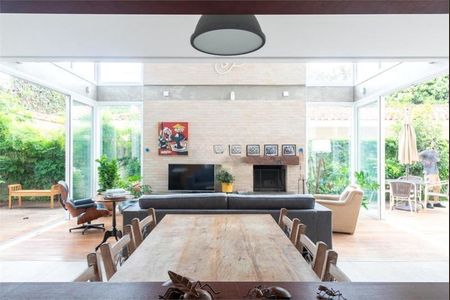 Casa à venda com 225m², 4 quartos e 4 vagasFoto 24