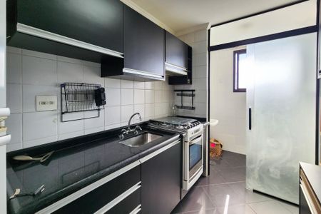 Apartamento à venda com 84m², 3 quartos e 2 vagasCozinha 