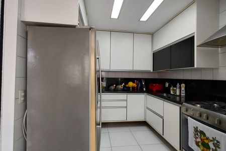 Casa de condomínio à venda com 145m², 3 quartos e 2 vagasCozinha - Armários