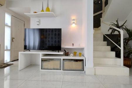 Casa de condomínio à venda com 145m², 3 quartos e 2 vagasSala