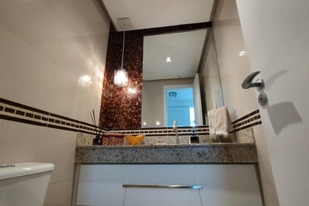 Casa de condomínio à venda com 145m², 3 quartos e 2 vagasLavabo