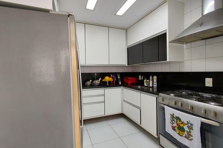 Casa de condomínio à venda com 145m², 3 quartos e 2 vagasCozinha - Armários
