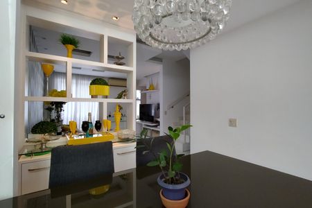 Casa de condomínio à venda com 145m², 3 quartos e 2 vagasSala de Jantar