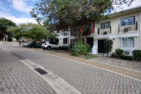 Casa de condomínio à venda com 145m², 3 quartos e 2 vagasárea comum