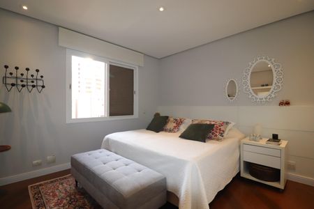 Apartamento à venda com 260m², 3 quartos e 4 vagasSuíte 2