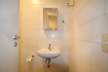 Apartamento à venda com 260m², 3 quartos e 4 vagasBanheiro serviço