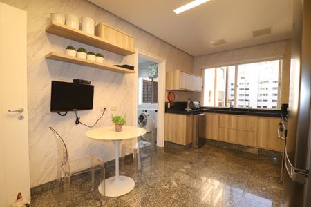 Apartamento à venda com 260m², 3 quartos e 4 vagasCozinha