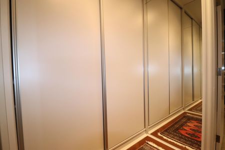 Apartamento à venda com 260m², 3 quartos e 4 vagasCloset da suíte 1