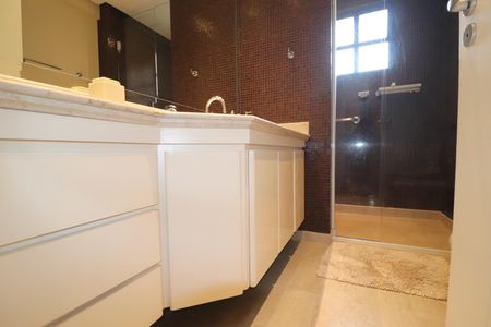 Apartamento à venda com 260m², 3 quartos e 4 vagasBanheiro Social