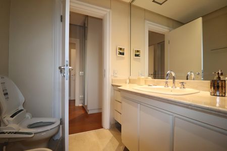 Apartamento à venda com 260m², 3 quartos e 4 vagasBanheiro Social