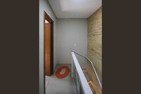 Casa à venda com 85m², 2 quartos e 2 vagas Casa à venda com 85m², 2 quartos e 2 vagasCorredor dos Quartos