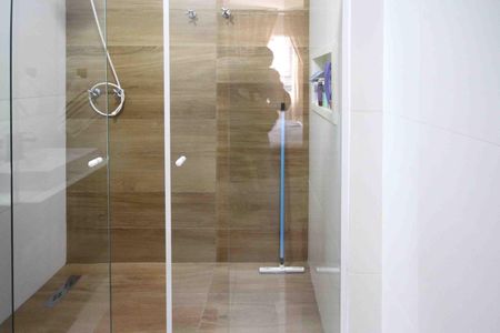 Casa à venda com 85m², 2 quartos e 2 vagas Casa à venda com 85m², 2 quartos e 2 vagasBanheiro da Suíte 1