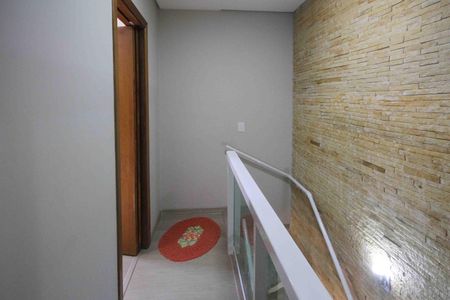 Casa à venda com 85m², 2 quartos e 2 vagas Casa à venda com 85m², 2 quartos e 2 vagasCorredor dos Quartos