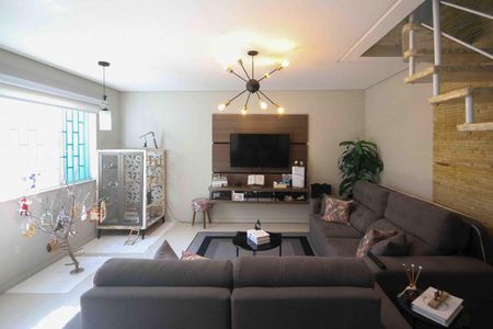 Casa à venda com 85m², 2 quartos e 2 vagas Casa à venda com 85m², 2 quartos e 2 vagasSala