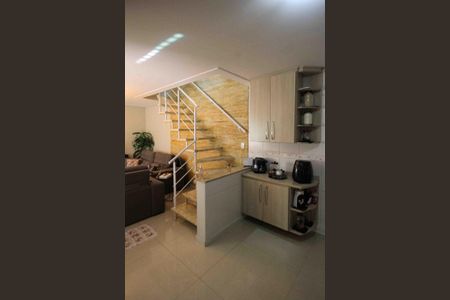 Casa à venda com 85m², 2 quartos e 2 vagas Casa à venda com 85m², 2 quartos e 2 vagasCozinha