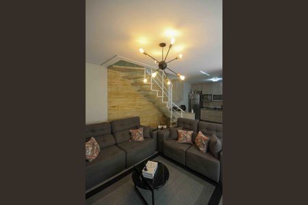 Casa à venda com 85m², 2 quartos e 2 vagas Casa à venda com 85m², 2 quartos e 2 vagasSala