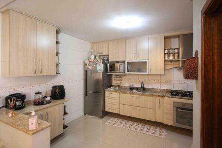 Casa à venda com 85m², 2 quartos e 2 vagas Casa à venda com 85m², 2 quartos e 2 vagasCozinha