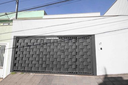 Casa à venda com 85m², 2 quartos e 2 vagas Casa à venda com 85m², 2 quartos e 2 vagasFachada