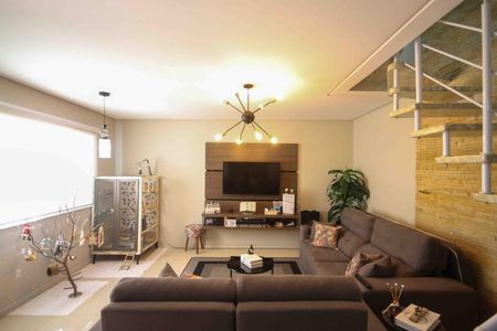 Casa à venda com 85m², 2 quartos e 2 vagas Casa à venda com 85m², 2 quartos e 2 vagasSala