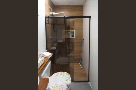 Casa à venda com 85m², 2 quartos e 2 vagas Casa à venda com 85m², 2 quartos e 2 vagasBanheiro da Suíte 2