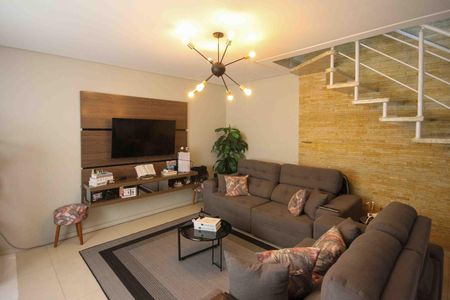 Casa à venda com 85m², 2 quartos e 2 vagas Casa à venda com 85m², 2 quartos e 2 vagasSala