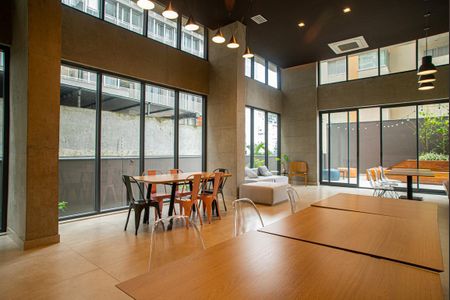 Apartamento para alugar com 33m², 1 quarto e sem vagaÁrea comum - Salão de festas