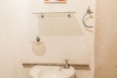 Casa à venda com 290m², 2 quartos e 4 vagas Casa à venda com 290m², 2 quartos e 4 vagasBanheiro de serviço