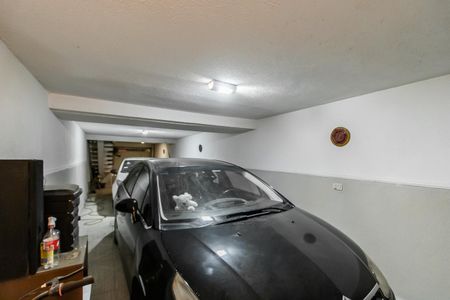 Casa à venda com 290m², 2 quartos e 4 vagas Casa à venda com 290m², 2 quartos e 4 vagasGaragem