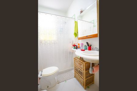 Apartamento à venda com 70m², 2 quartos e 1 vaga Apartamento à venda com 70m², 2 quartos e 1 vagaBanheiro social