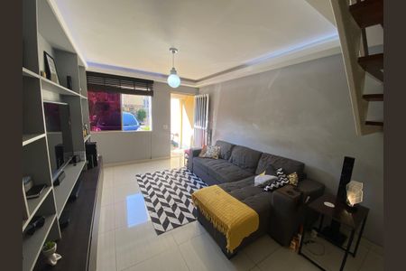 Casa à venda com 75m², 2 quartos e 1 vaga Casa à venda com 75m², 2 quartos e 1 vagaSala