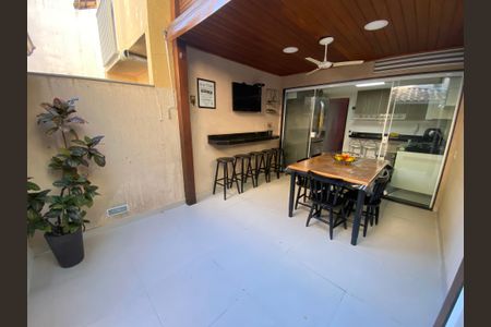 Casa à venda com 75m², 2 quartos e 1 vaga Casa à venda com 75m², 2 quartos e 1 vagaÁrea Gourmet