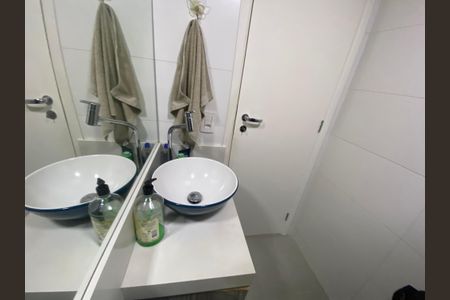 Casa à venda com 75m², 2 quartos e 1 vaga Casa à venda com 75m², 2 quartos e 1 vagaBanheiro Social 2