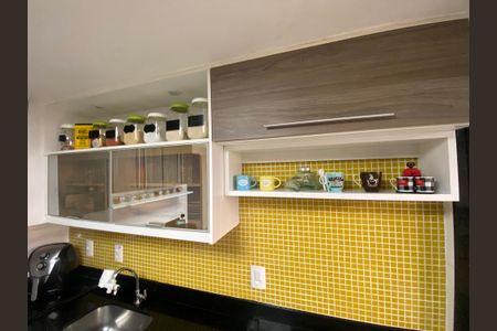 Casa à venda com 75m², 2 quartos e 1 vaga Casa à venda com 75m², 2 quartos e 1 vagaCozinha