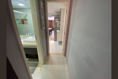 Casa à venda com 75m², 2 quartos e 1 vaga Casa à venda com 75m², 2 quartos e 1 vagaCorredor