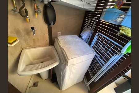 Casa à venda com 75m², 2 quartos e 1 vaga Casa à venda com 75m², 2 quartos e 1 vagaÁrea de Serviço