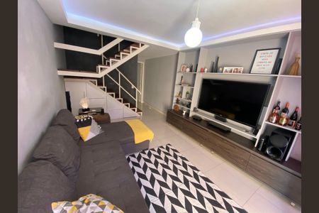 Casa à venda com 75m², 2 quartos e 1 vaga Casa à venda com 75m², 2 quartos e 1 vagaSala