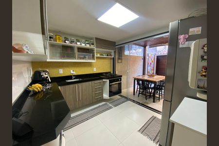 Casa à venda com 75m², 2 quartos e 1 vaga Casa à venda com 75m², 2 quartos e 1 vagaCozinha