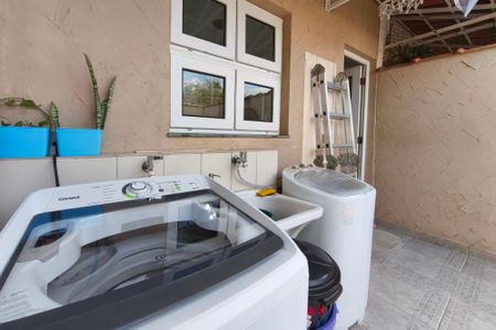 Casa de condomínio à venda com 94m², 2 quartos e 1 vagaÁrea de Serviço