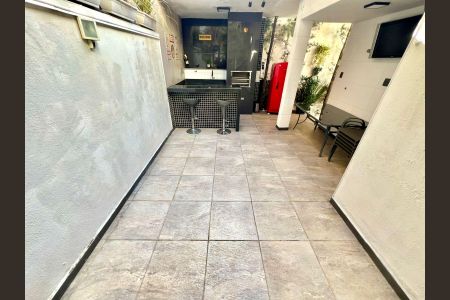 Casa à venda com 198m², 3 quartos e 3 vagas Casa à venda com 198m², 3 quartos e 3 vagasEspaço Gourmet