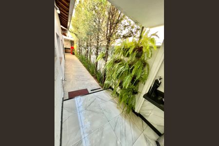 Casa à venda com 198m², 3 quartos e 3 vagas Casa à venda com 198m², 3 quartos e 3 vagasÁrea de Serviço