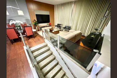 Casa à venda com 198m², 3 quartos e 3 vagas Casa à venda com 198m², 3 quartos e 3 vagasSala